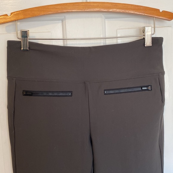 Athleta Olive Green Stellar Crop Pants Size Medium - Picture 2 of 10